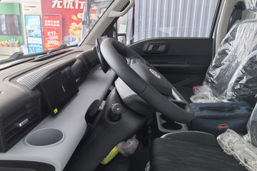���ǵ�T4 �Ƽ��� 3.99�׵��Ŵ��綯�����Ῠ ����62kWhͼƬ