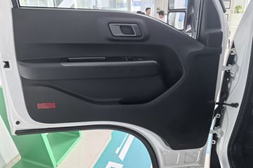 ���ǵ�T4 �Ƽ��� 3.99�׵��Ŵ��綯�����Ῠ ����62kWhͼƬ