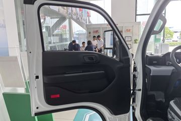 ���ǵ�T4 �Ƽ��� 3.99�׵��Ŵ��綯�����Ῠ ����62kWhͼƬ