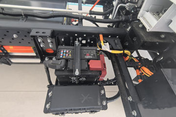 ���ǵ�T4 �Ƽ��� 3.99�׵��Ŵ��綯�����Ῠ ����62kWhͼƬ