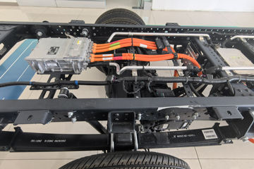 ���ǵ�T4 �Ƽ��� 3.99�׵��Ŵ��綯�����Ῠ ����62kWhͼƬ