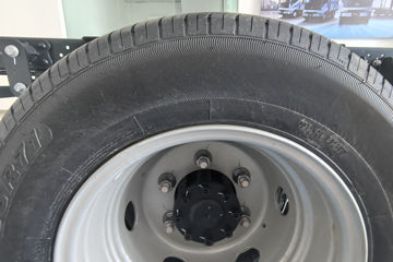 ���ǵ�T4 �Ƽ��� 3.99�׵��Ŵ��綯�����Ῠ ����62kWhͼƬ