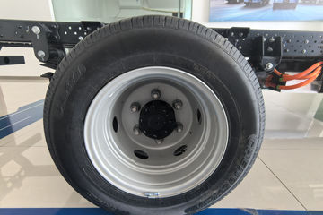 ���ǵ�T4 �Ƽ��� 3.99�׵��Ŵ��綯�����Ῠ ����62kWhͼƬ