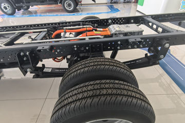 ���ǵ�T4 �Ƽ��� 3.99�׵��Ŵ��綯�����Ῠ ����62kWhͼƬ