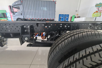 ���ǵ�T4 �Ƽ��� 3.99�׵��Ŵ��綯�����Ῠ ����62kWhͼƬ