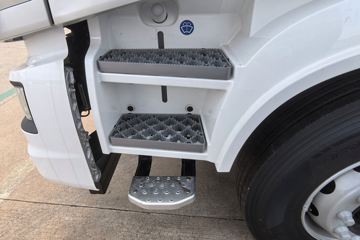 ���ǵ�Q3 6X4 ���綯ǣ���� ����452kWhͼƬ