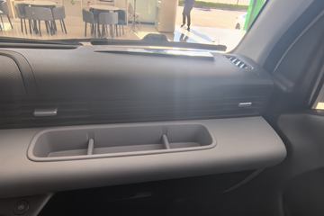 ���ǵ�T4 �Ƽ��� 3.7�׵��Ŵ��綯��ʽ�Ῠ ����62.36kWhͼƬ