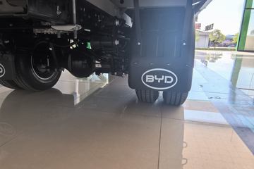 ���ǵ�T4 �Ƽ��� 3.7�׵��Ŵ��綯��ʽ�Ῠ ����62.36kWhͼƬ