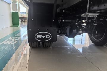 ���ǵ�T4 �Ƽ��� 3.7�׵��Ŵ��綯��ʽ�Ῠ ����62.36kWhͼƬ