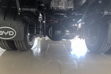 ���ǵ�T4 �Ƽ��� 3.7�׵��Ŵ��綯��ʽ�Ῠ ����62.36kWhͼƬ