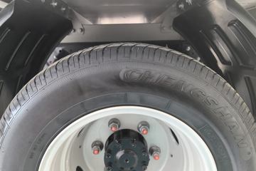 ���ǵ�T4 �Ƽ��� 3.7�׵��Ŵ��綯��ʽ�Ῠ ����62.36kWhͼƬ
