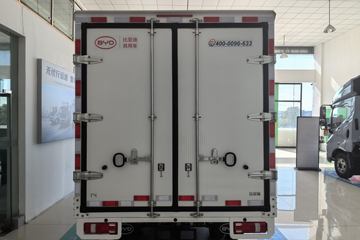 ���ǵ�T4 �Ƽ��� 3.7�׵��Ŵ��綯��ʽ�Ῠ ����62.36kWhͼƬ