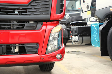 ������������M3V 240���� 4X2 8.3����������ʽ�ػ���ͼƬ