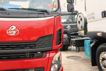������������M3V 240���� 4X2 8.3����������ʽ�ػ���ͼƬ
