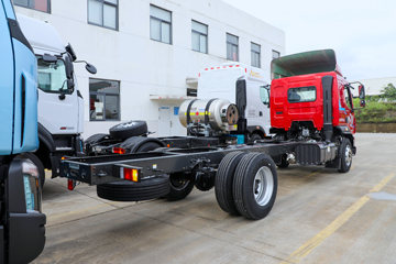 ������������M3V 240���� 4X2 8.3����������ʽ�ػ���ͼƬ