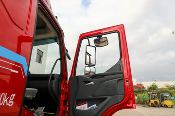 ������������M3V 240���� 4X2 8.3����������ʽ�ػ���ͼƬ