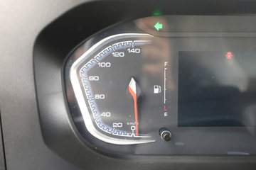 ������������M3V 240���� 4X2 8.3����������ʽ�ػ���ͼƬ