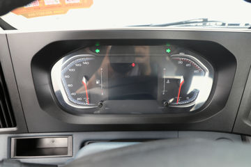 ������������M3V 240���� 4X2 8.3����������ʽ�ػ���ͼƬ