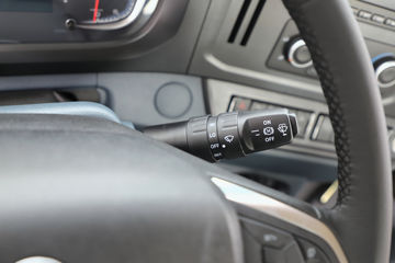 ������������M3V 240���� 4X2 8.3����������ʽ�ػ���ͼƬ