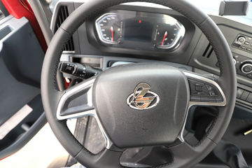 ������������M3V 240���� 4X2 8.3����������ʽ�ػ���ͼƬ