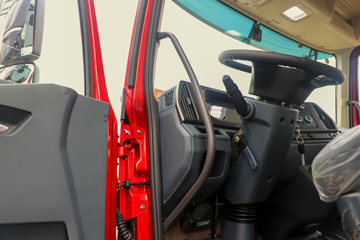 ������������M3V 240���� 4X2 8.3����������ʽ�ػ���ͼƬ