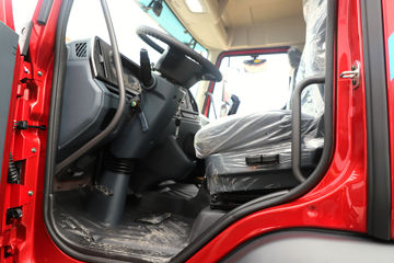 ������������M3V 240���� 4X2 8.3����������ʽ�ػ���ͼƬ