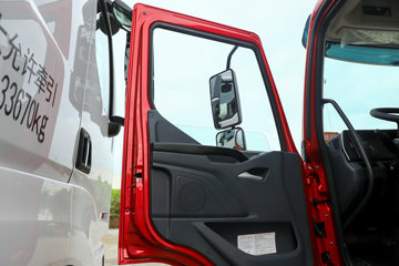 ������������M3V 240���� 4X2 8.3����������ʽ�ػ���ͼƬ