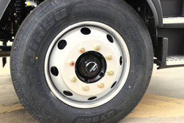 ������������M3V 240���� 4X2 8.3����������ʽ�ػ���ͼƬ