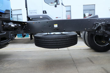 ������������M3V 240���� 4X2 8.3����������ʽ�ػ���ͼƬ