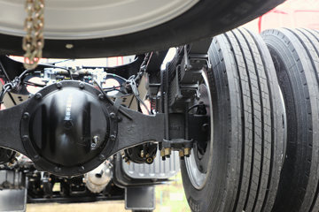 ������������M3V 240���� 4X2 8.3����������ʽ�ػ���ͼƬ