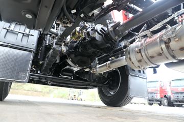 ������������M3V 240���� 4X2 8.3����������ʽ�ػ���ͼƬ