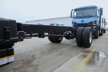 ������������M3V 240���� 4X2 8.3����������ʽ�ػ���ͼƬ