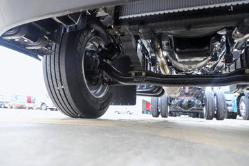 ������������M3V 240���� 4X2 8.3����������ʽ�ػ���ͼƬ