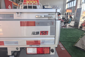 ������Խ����S5 ������ 1.6L CNG 105���� ������5�� 3.8�׵�������΢��ͼƬ