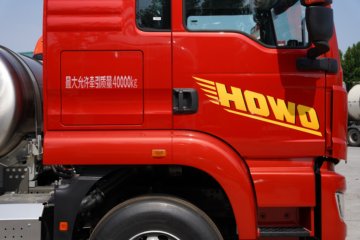 ��������HOWO TX7-N ��Ч�� 12.5L LNG 480���� 6X4 �й�����12�� ǣ����ͼƬ