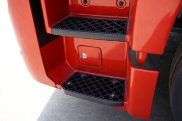 ��������HOWO TX7-N ��Ч�� 12.5L LNG 480���� 6X4 �й�����12�� ǣ����ͼƬ