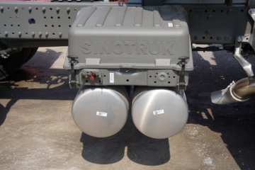 ��������HOWO TX7-N ��Ч�� 12.5L LNG 480���� 6X4 �й�����12�� ǣ����ͼƬ