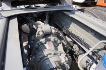 ��������HOWO TX7-N ��Ч�� 12.5L LNG 480���� 6X4 �й�����12�� ǣ����ͼƬ