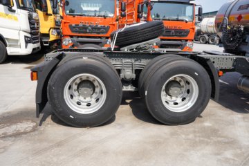 ��������HOWO TX7-N ��Ч�� 12.5L LNG 480���� 6X4 �й�����12�� ǣ����ͼƬ