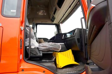 �����ǵ¿�SITRAK G5 ȫ��֮�� 290���� 4X2 6.8����س�ͼƬ