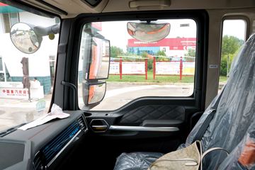 �����ǵ¿�SITRAK G5 ȫ��֮�� 290���� 4X2 6.8����س�ͼƬ