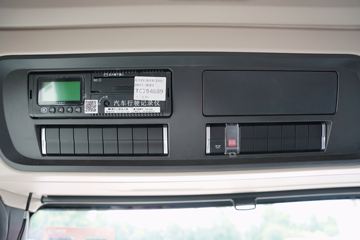 �����ǵ¿�SITRAK G5 ȫ��֮�� 290���� 4X2 6.8����س�ͼƬ