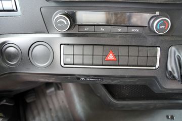�����ǵ¿�SITRAK G5 ȫ��֮�� 290���� 4X2 6.8����س�ͼƬ