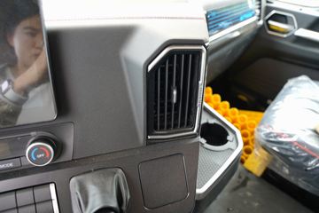 �����ǵ¿�SITRAK G5 ȫ��֮�� 290���� 4X2 6.8����س�ͼƬ