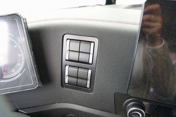 �����ǵ¿�SITRAK G5 ȫ��֮�� 290���� 4X2 6.8����س�ͼƬ