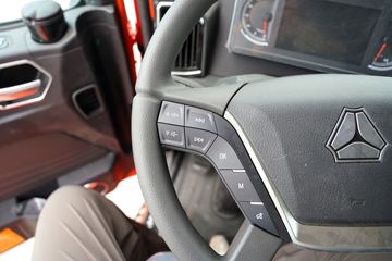 �����ǵ¿�SITRAK G5 ȫ��֮�� 290���� 4X2 6.8����س�ͼƬ
