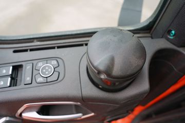 �����ǵ¿�SITRAK G5 ȫ��֮�� 290���� 4X2 6.8����س�ͼƬ