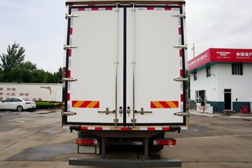 �����ǵ¿�SITRAK G5 ȫ��֮�� 290���� 4X2 6.8����س�ͼƬ