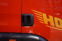 中国重汽 HOWO TX 310马力 6X2 9.6米仓栅式载货车(国六)