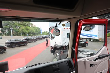 ������������H5 12.9L LNG 500���� 6X4 ��ʿ��12�� ǣ����ͼƬ